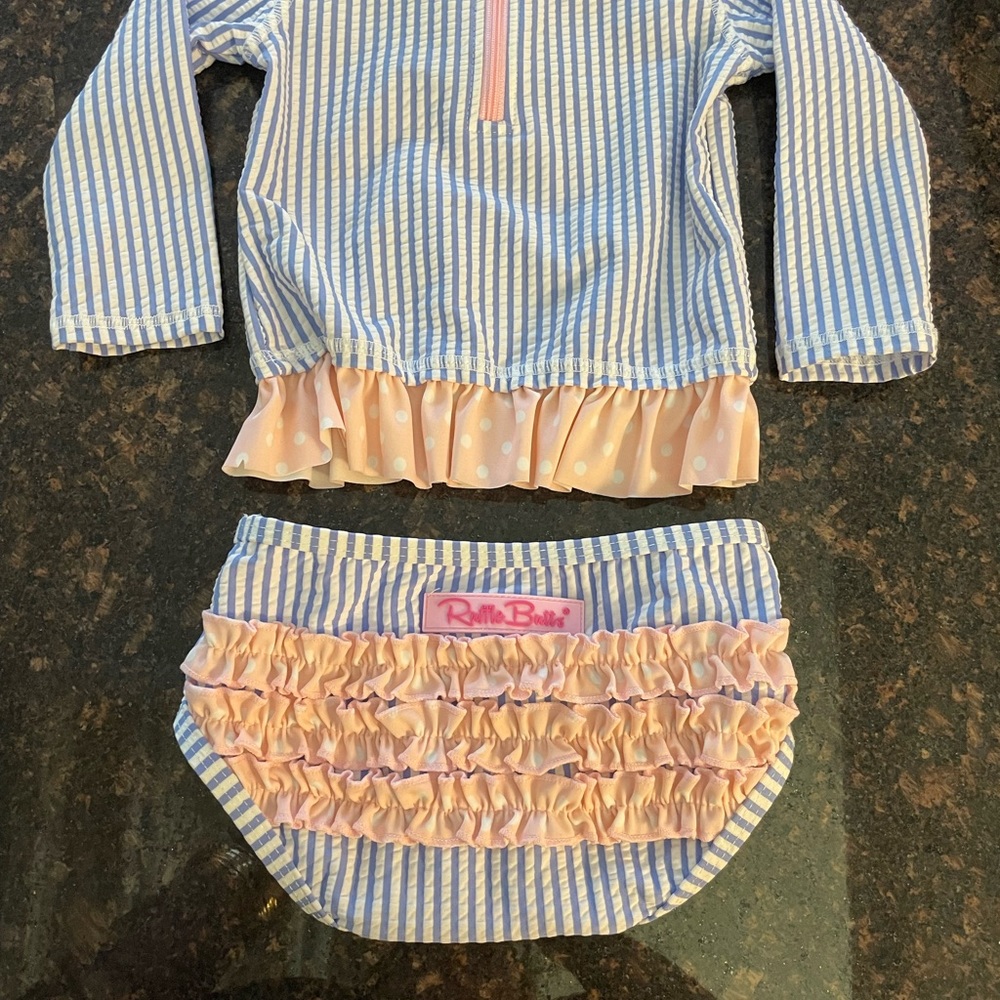Ruffle Butt 12-18 mo seersucker and ruffles